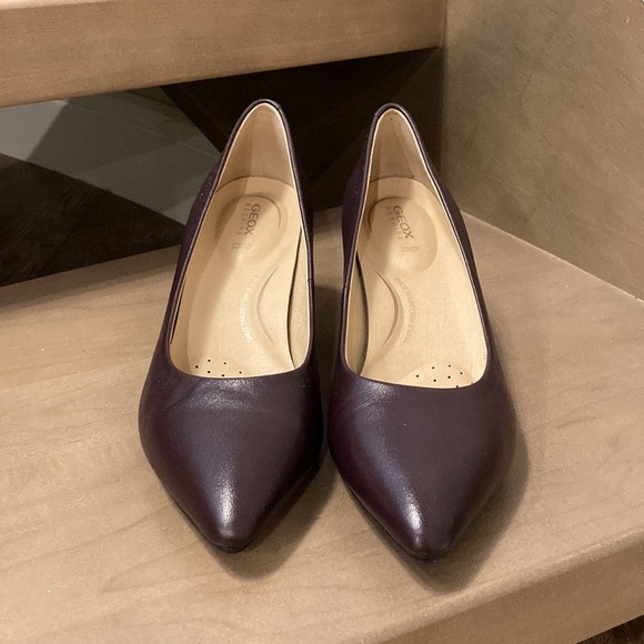 GEOX pointed toe pumps NWOT - Picture 2 of 8